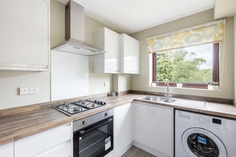 1 bedroom flat to rent, Hillside Road, Whyteleafe, CR3