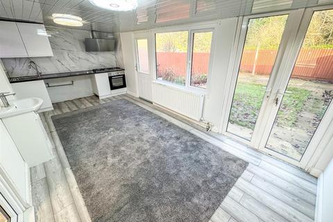 3 bedroom semi-detached house for sale, Oxford Road, Corby NN17