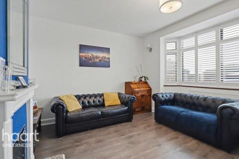 3 bedroom semi-detached house for sale, St Georges Avenue, Sheerness