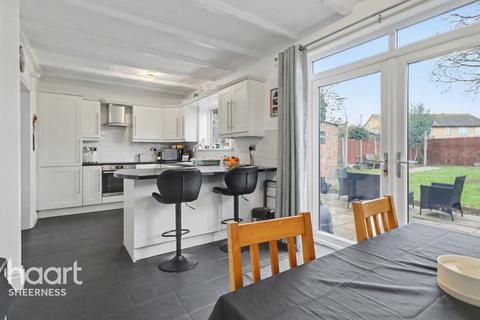 3 bedroom semi-detached house for sale, St Georges Avenue, Sheerness