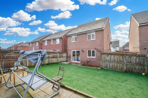 4 bedroom detached house for sale, Garrett Meadow, Tyldesley, M29