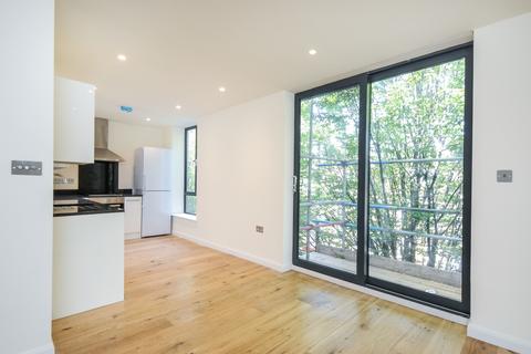 1 bedroom flat to rent, London Road, Kingston Upon Thames, Surrey, KT2
