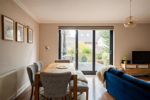 3 bedroom terraced house for sale, Conifer Close, Reigate