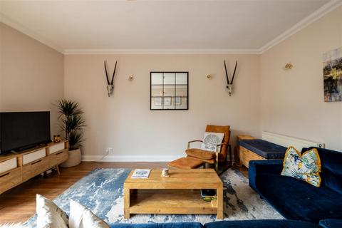 3 bedroom terraced house for sale, Conifer Close, Reigate