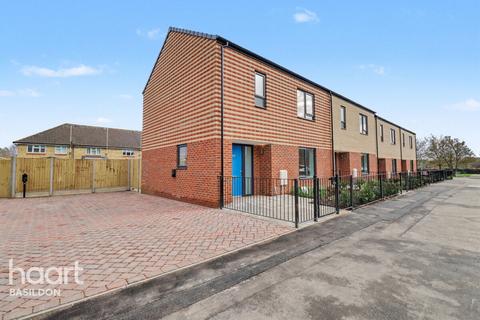 2 bedroom end of terrace house for sale, Sheppard Mews, Basildon