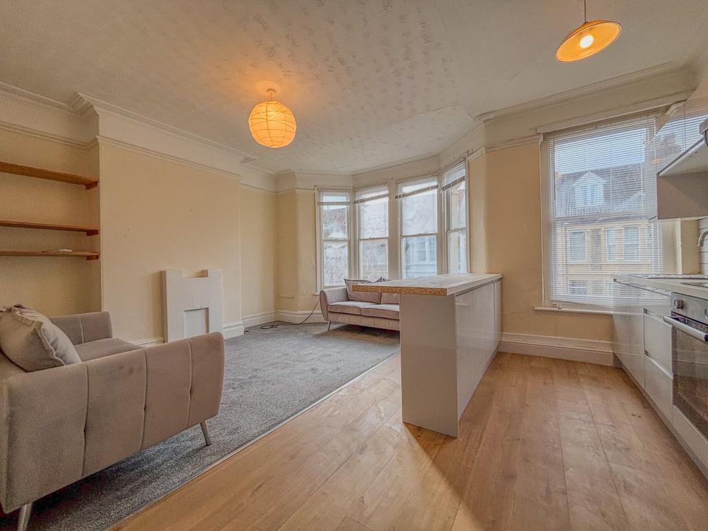 Kitchen/Reception