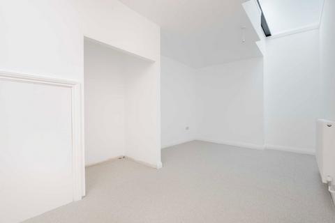 2 bedroom flat to rent, Acton Lane, London W4