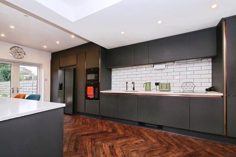 5 bedroom semi-detached house for sale, Woodside Avenue, York YO31