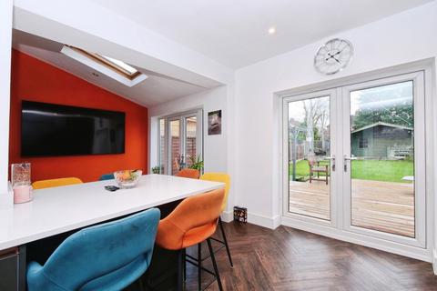 5 bedroom semi-detached house for sale, Woodside Avenue, York YO31