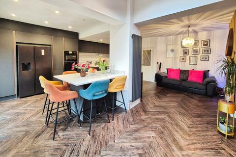 5 bedroom semi-detached house for sale, Woodside Avenue, York YO31