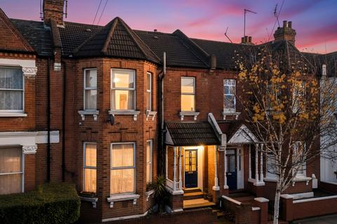 2 bedroom maisonette for sale, Larch Road, London, NW2