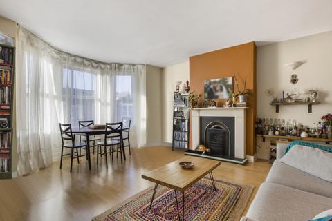 2 bedroom maisonette for sale, Larch Road, London, NW2