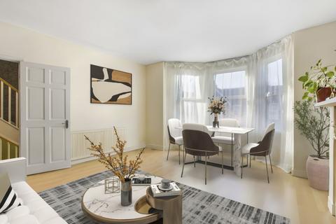 2 bedroom maisonette for sale, Larch Road, London, NW2