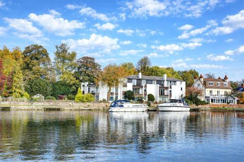 undefined, Riverside, Marlow, Buckinghamshire, SL7
