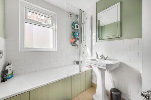 2 bedroom maisonette to rent, Penwith Road, Earlsfield, London, SW18