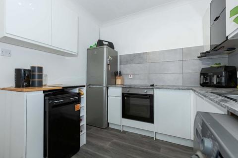 1 bedroom flat for sale, South Street, Lancing