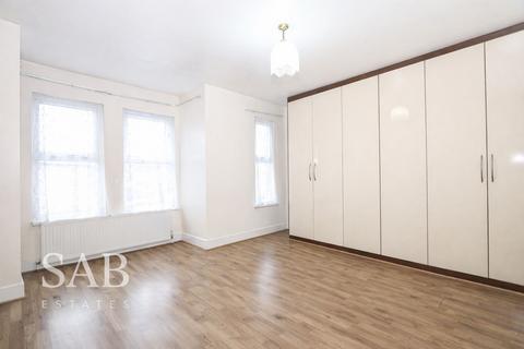 undefined, North Road, Southall, UB1