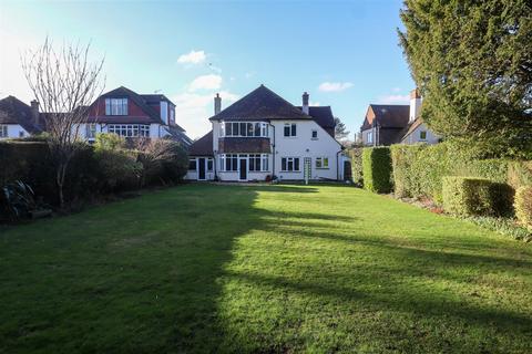 4 bedroom detached house to rent, Coulsdon Road, Coulsdon