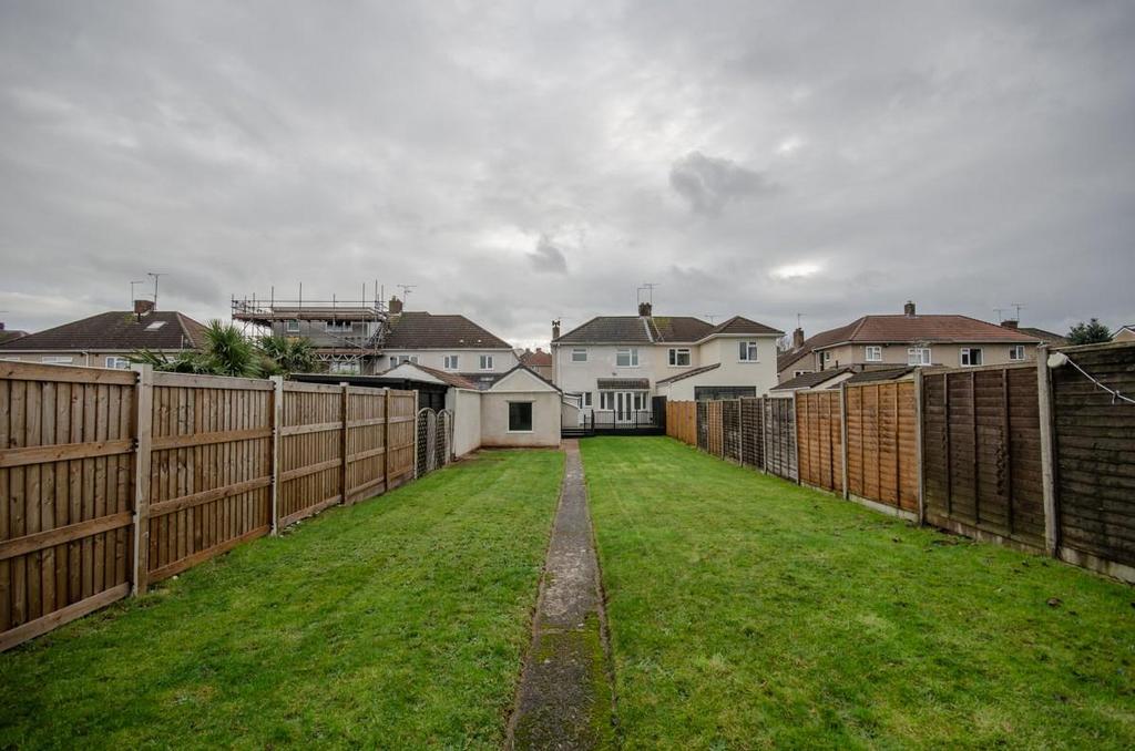 Rear garden pic 2.jpg