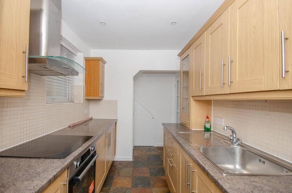 Kitchen pic 2.jpg