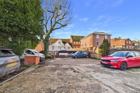 2 bedroom apartment to rent, High Street, Chesham, Buckinghamshire, HP5