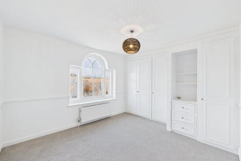 2 bedroom apartment to rent, High Street, Chesham, Buckinghamshire, HP5