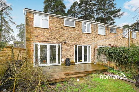 undefined, Bucklebury, Bracknell, Berkshire, RG12