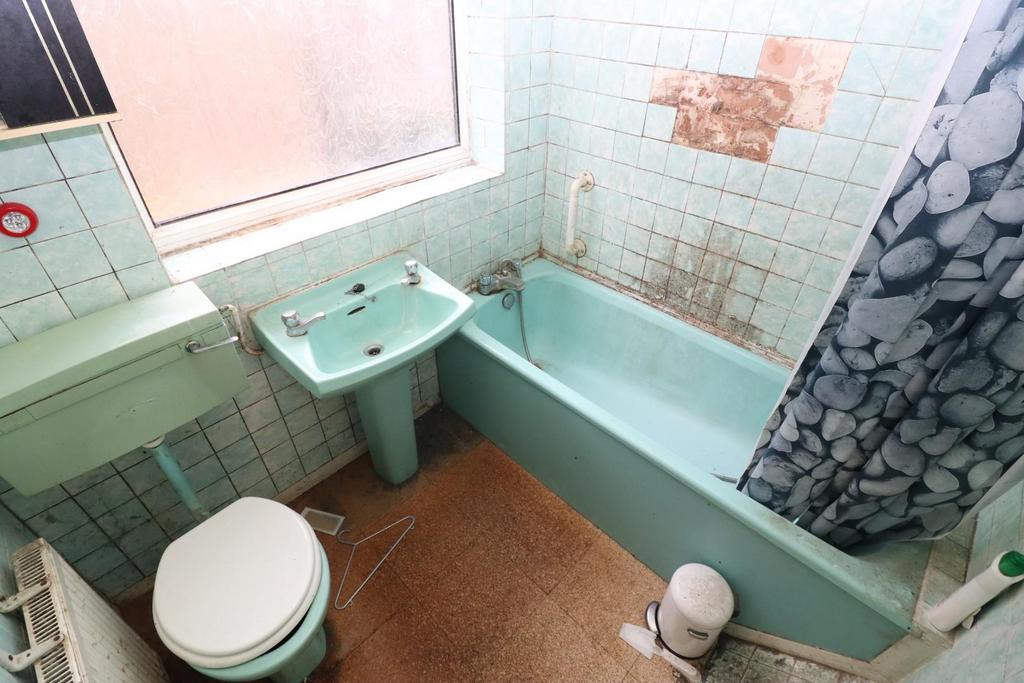 Bathroom / WC