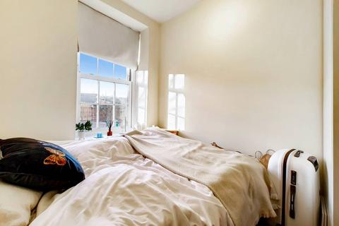undefined, Ebury Bridge Road, Pimlico, London, SW1W