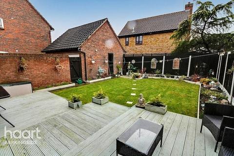 3 bedroom semi-detached house for sale, Peel Place, Clayhall