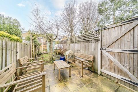 4 bedroom flat for sale, Waldron Road, London SW18