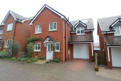4 bedroom detached house for sale, Oakeley Vale, Bursledon, Southampton