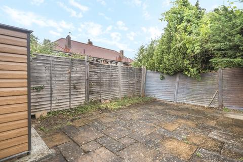 2 bedroom flat to rent, Godley Road, London, SW18