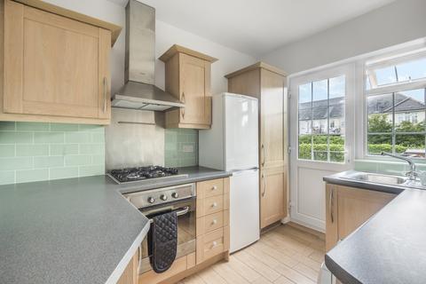 2 bedroom flat to rent, Godley Road, London, SW18