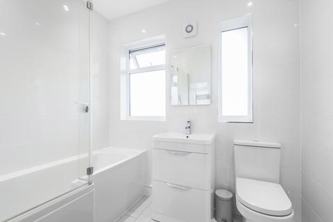 2 bedroom flat to rent, Godley Road, London, SW18