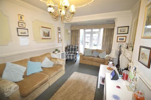 4 bedroom end of terrace house for sale, Margery Road, Dagenham