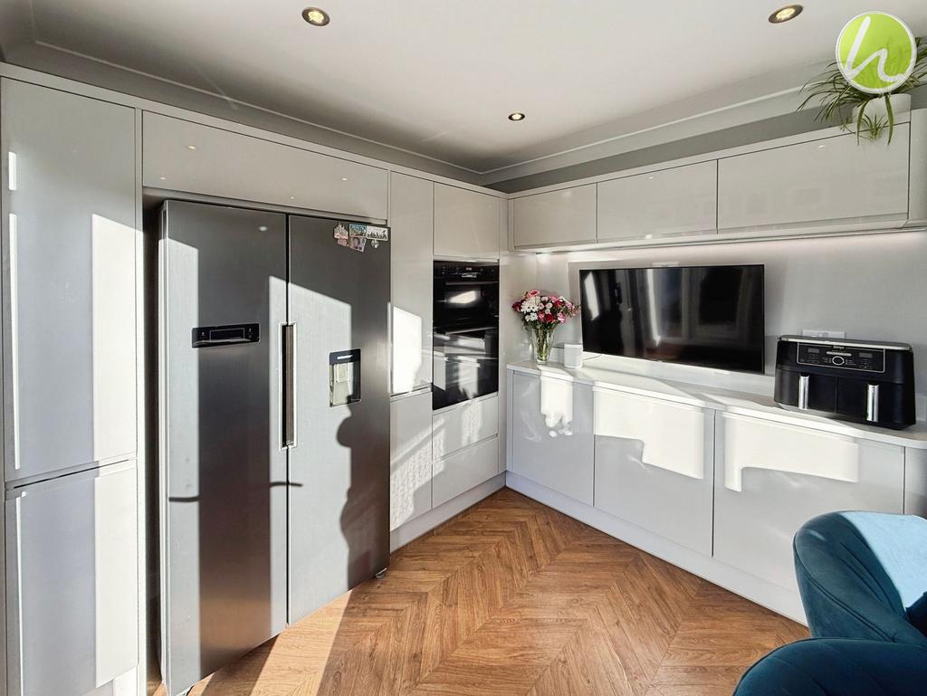 Kitchen/ Breakfast Room