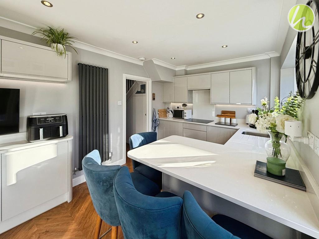 Kitchen/ Breakfast Room
