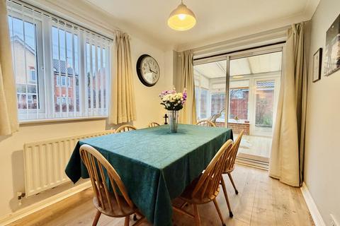 3 bedroom semi-detached house for sale, Dagdale Drive, Didcot