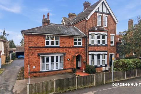 Highland Avenue, Brentwood, CM15