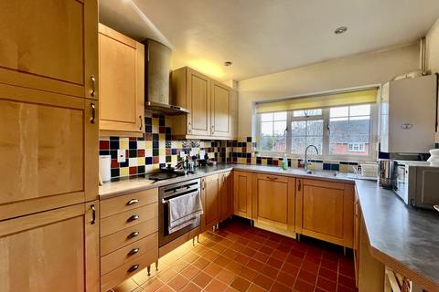 2 bedroom apartment to rent, Barrowdene Close, Pinner HA5