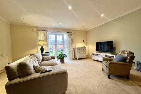 2 bedroom apartment to rent, Barrowdene Close, Pinner HA5