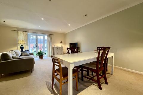 2 bedroom apartment to rent, Barrowdene Close, Pinner HA5