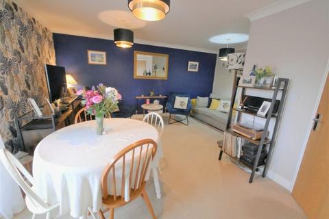 2 bedroom flat for sale, Worsdell Close, Ipswich, Suffolk