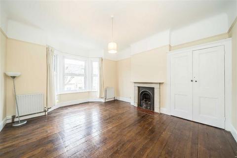 3 bedroom flat for sale, Winterwell Road, London SW2