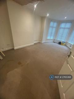 2 bedroom flat to rent, Kenton Avenue, Harrow, HA1