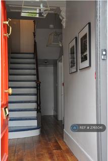 1 bedroom in a house share to rent, Gateley Road, London, SW9