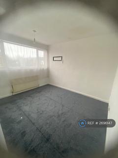 4 bedroom terraced house to rent, Wiltshire Close, Macclesfield, SK10