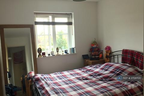 2 bedroom flat to rent, Bluebell Way, Carterton, OX18