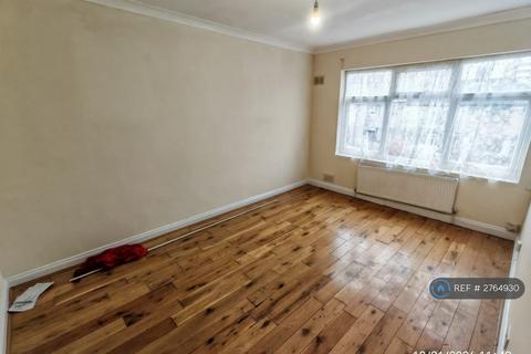 2 bedroom flat to rent - Abbs Cross Lane, Hornchurch, RM12